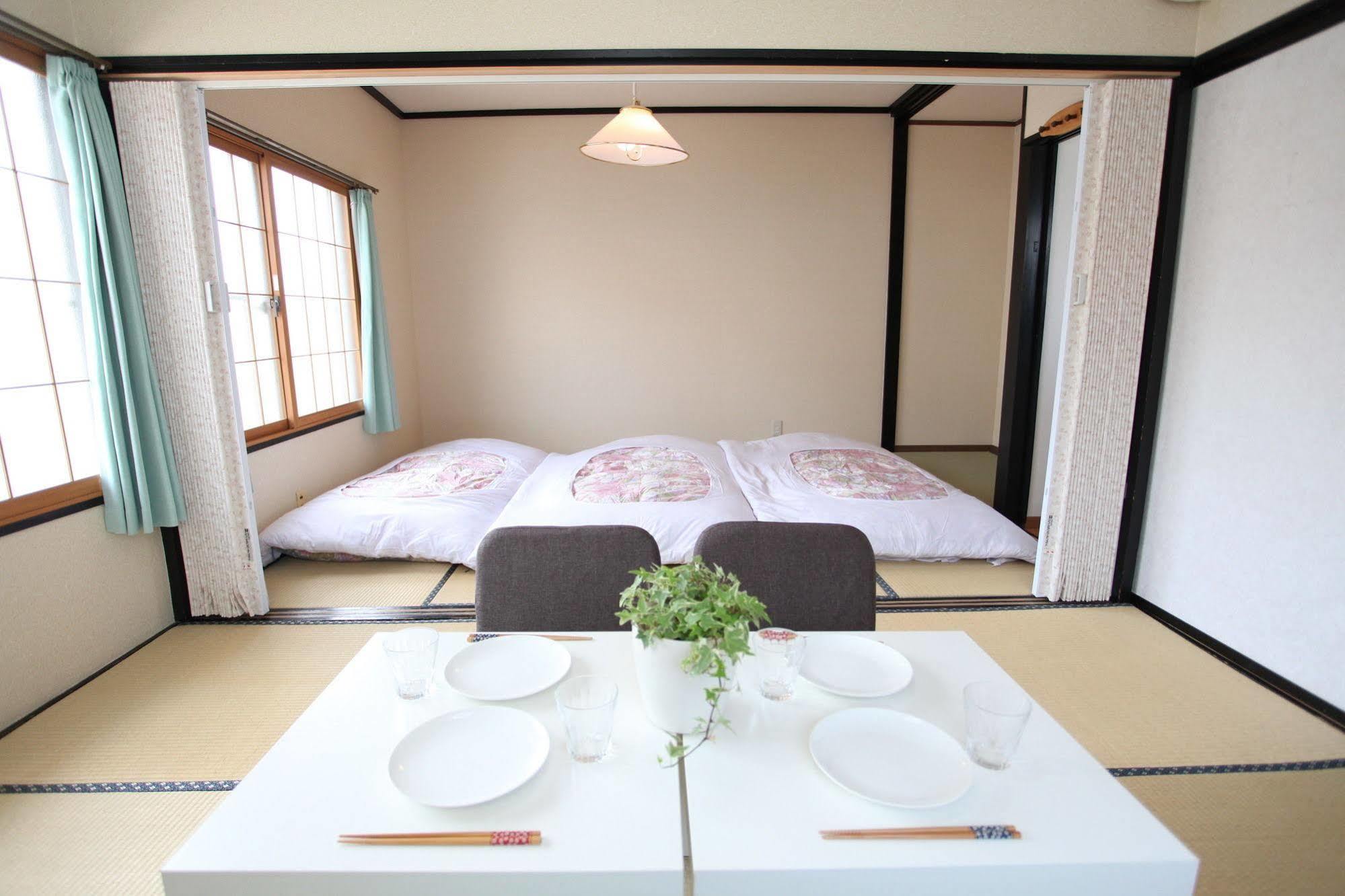 Fujiyama Base Bed and Breakfast Fujiyoshida Buitenkant foto