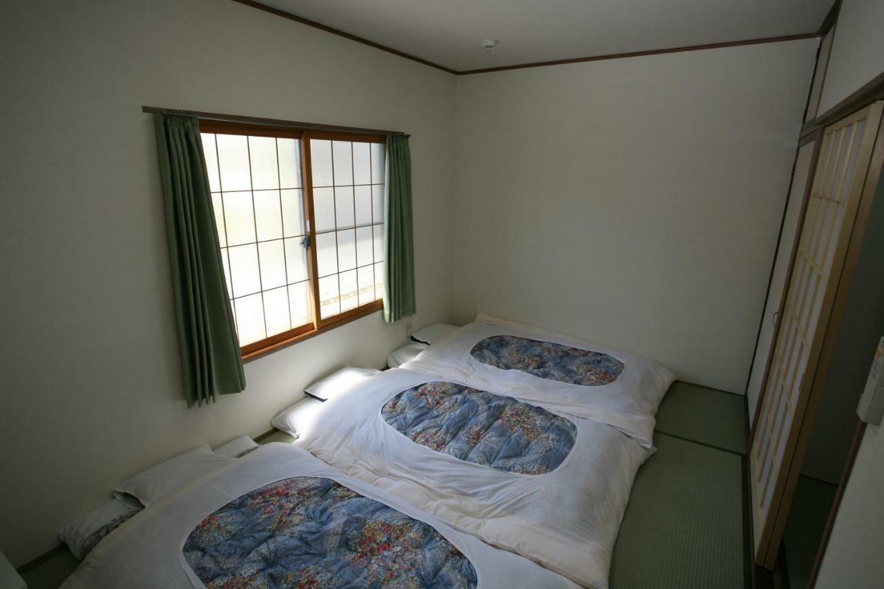 Fujiyama Base Bed and Breakfast Fujiyoshida Buitenkant foto